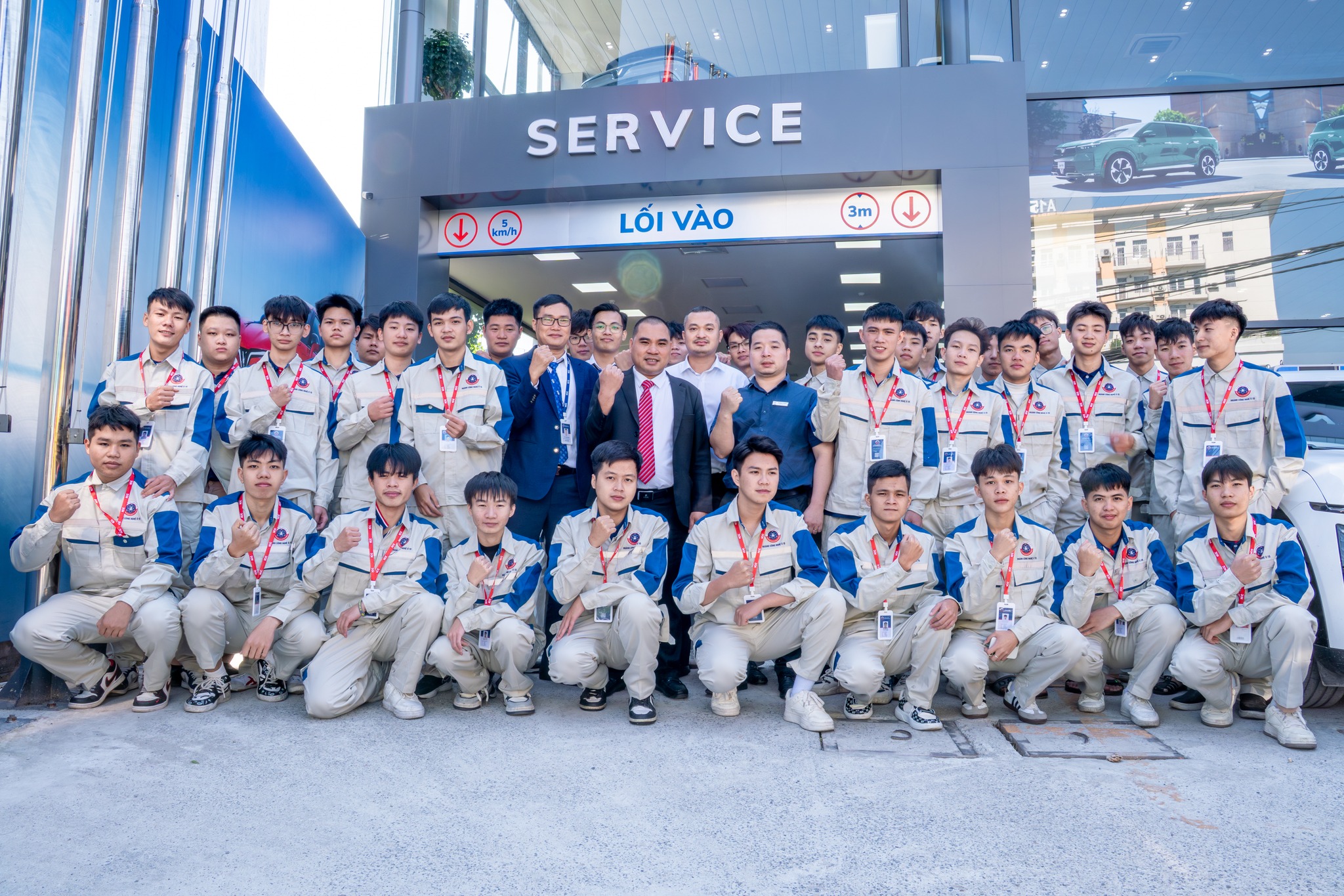 Học sinh ngành Công nghệ ô tô được thực tập tại Vinfast